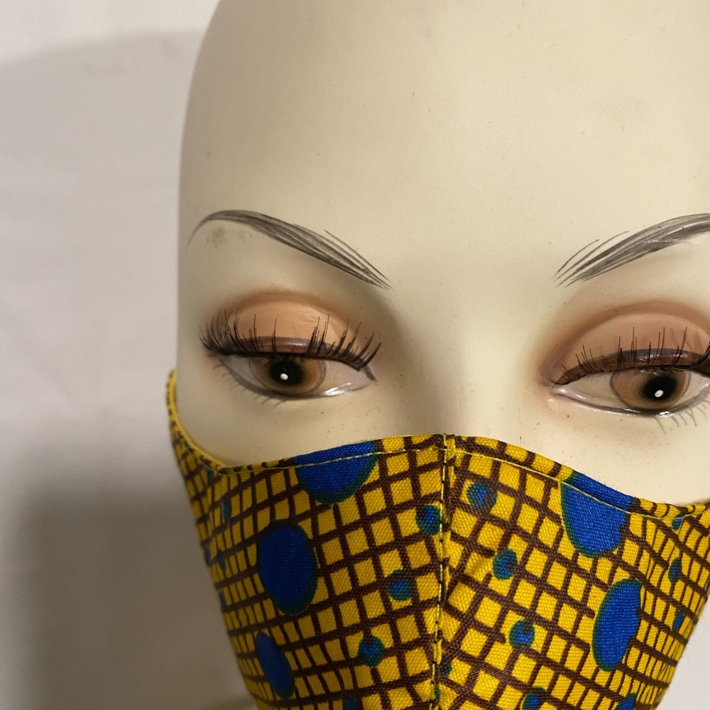 🆕 African Fabric Mask 😷 - Picture 3 of 6
